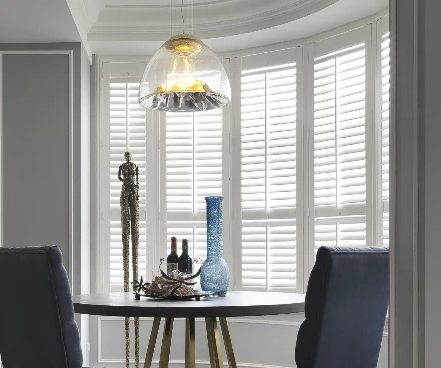 Shutters Bow windows